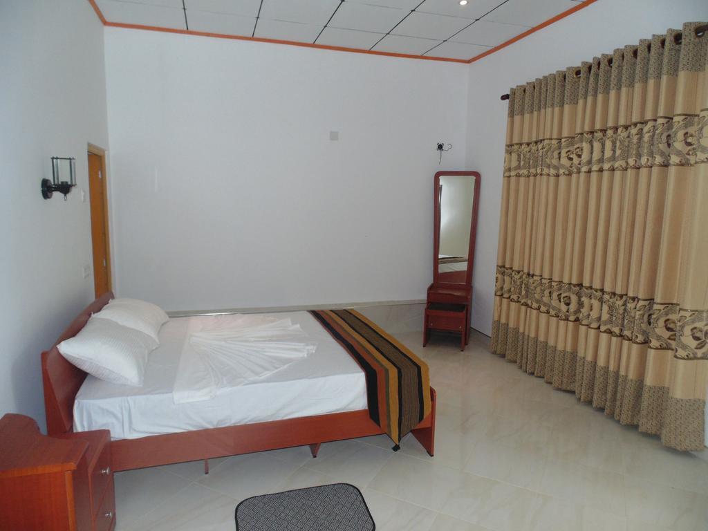 White Eagle Hotel Сігірія Номер фото